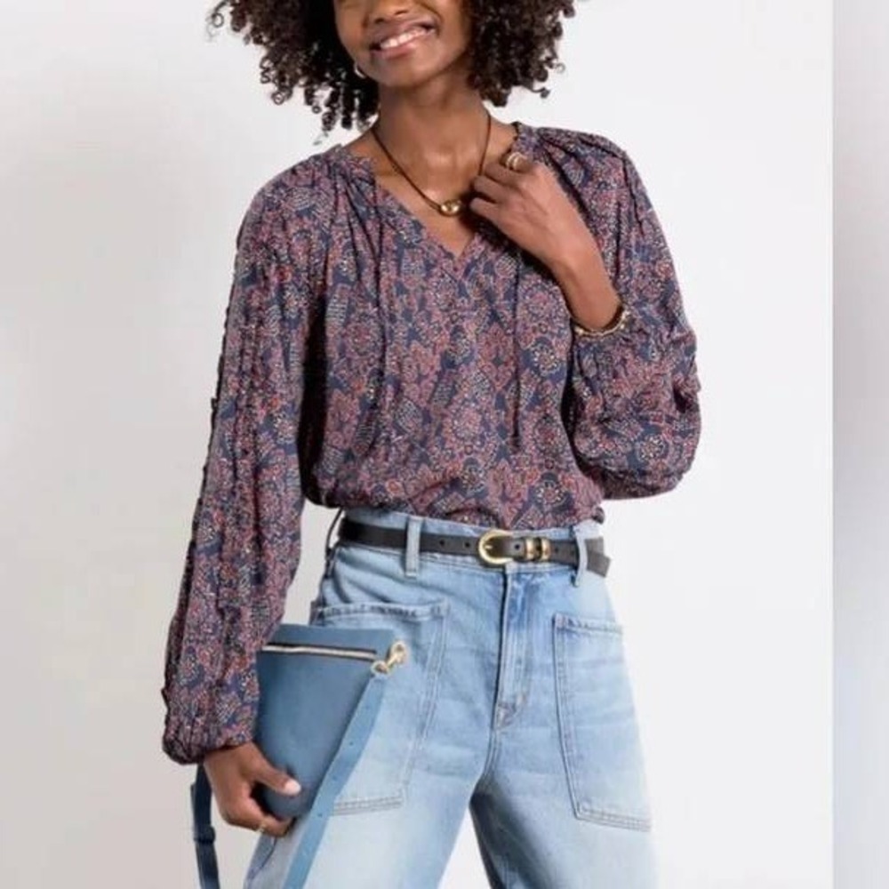 EVEREVE Kylie Paisley top Women M Navy Blue Red Ruffle Long Sleeve Top Boho